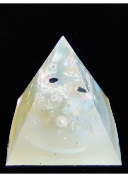 Пирамида оргонит за защита и хармония в дома с лунен камък перли и планински кристал размер L