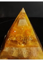 Оргонит пирамида за привличане на пари и изобилие с цитрин и златен прах размер XL