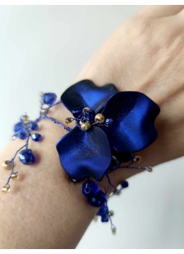 Дизайнерска гривна с кристали в кралско синьо- модел Crystal Butterfly Blue