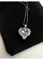 Нежно дамско колие сърце с инкрустиран кристал цвят светло зелено Аквамарин- подарък за любимата жена