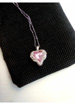 Нежно дамско колие сърце с инкрустиран кристал цвят розов сапфир- подарък за любимата жена