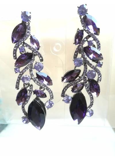 Елегантни дамски обици за бал и официални поводи в лилаво модел Amethyst Feathers