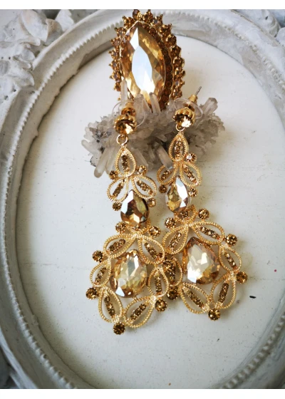 Официални висящи обици с кристали в златно - Gold Ornament